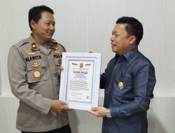 Kapolsek Kebon Jeruk Atas Prestasinya Mengungkap Sejumlah Kasus   Menerima Penghargaan Presisi Award dari LEMKAPI