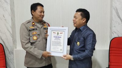 Kapolsek Kebon Jeruk Atas Prestasinya Mengungkap Sejumlah Kasus   Menerima Penghargaan Presisi Award dari LEMKAPI