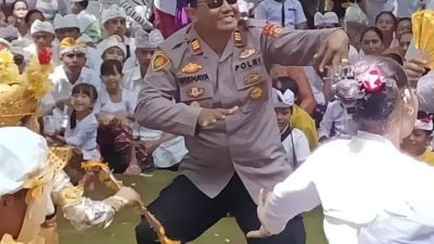 Viral Kapolsek Busungbiu Menari Nyawer Mewujudkan Tradisi Budaya Adat Desa Tinggar Sari