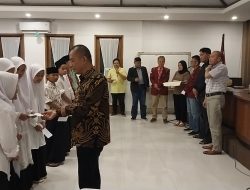 PWI Jaya-STIH Painan Gelar Kuliah Umum dan Santunan Anak Yatim