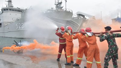 Asah Naluri Reaksi Cepat, Kolinlamil Latih Jinakkan Si Jago Merah