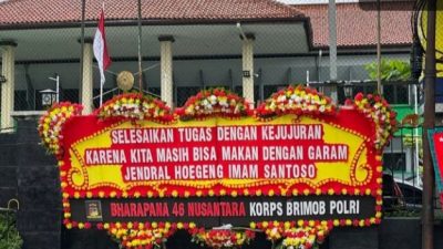 Keluarga  dan Rekan Seangkatannya Di Bharapana 46 Beri Dukungan Richard Eleizer Bacakan Pledoi 