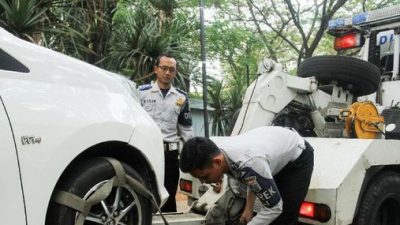 Resah Mobil Tetangga Parkir Sembarangan, Kadishub DKI Jakarta: Segera Melapor Parkir Liar Kendaraan Milik Tetangga Dlderek