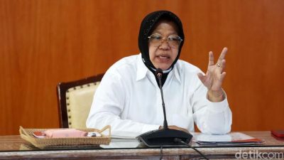 Mensos Risma Memberikan Teladan dan Contoh Kepada Seluruh Pegawai Agar Tetap Menjaga Kebersihan