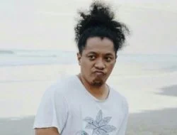Komika Arie Kriting Menanggapi Pemberlakukan Sekolah Pukul 5 Pagi Di NTT: Itu Tidak Ada Dasar Ilmiahnya