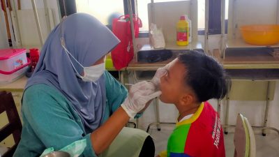 RSCH Klaten Cek Rutin Kesehatan Anak SD Harum Mulia di Karanganom