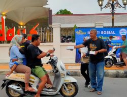 FOKB dan AQUA Kembali Bagi Takjil di Jatinom, Ratusan Paket Ludes Dalam 10 Menit