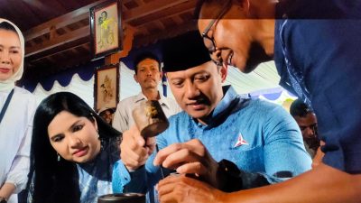 Safari Ramadan di Sidowarno, Klaten, AHY Dicurhati Pengrajin Soal Modal