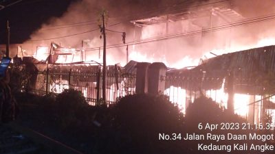 Kebakaran Rumah Warga Jl Pesing Garden RT 014/02 Kedoya Utara, Damkar Turunkan 13 Unit Pemadam