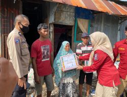 Berkah Ramadhan, Personel Bid Humas Polda Sulsel Salurkan Bansos untuk Warga Tidak Mampu 