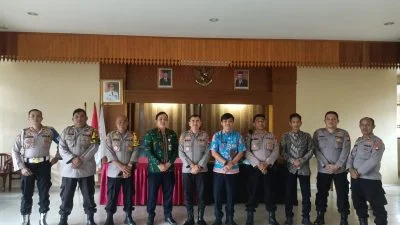 Polsek Palmerah Perkuat Sinergitas Dengan Forkopimcam, Karang Taruna, Toga, Tomas, Ormas dan Ketua MUI Jelang Mayday