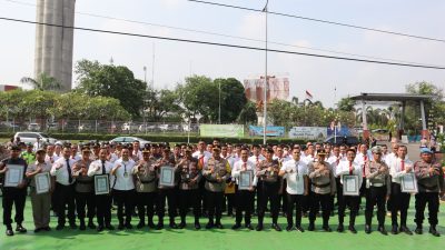 Kapolresta  Bandara Soetta Berikan Penghargaan Kepada 130 Personel Berprestasi