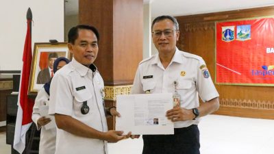 Wali Kota Jakpus Serahkan SK Pensiun TMT 1 Mei 2023