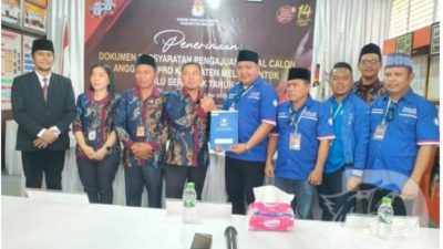 Diiringi Ratusan kendaraan Roda 2 dan Roda 4, DPD PAN Melawi serahkan Berkas Bacaleg ke KPUD Kabupaten Melawi