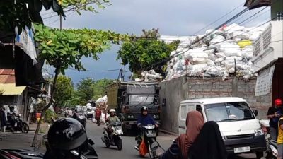 Pejabat Buleleng Membisu Ada Pembiaran Gundang Rongsokan Jalan Patimura Buat Kumuh Kota Singaraja