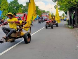 Unik, Partai Golkar Sambangi KPU Klaten Daftarkan 50 Bacaleg Naik Traktor