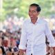 Di hadapan relawannya, Presiden Joko Widodo mewanti-wanti agar tidak salah memilih, karena pemimpin yang keliru bisa membuat keadaan jadi tidak normal.