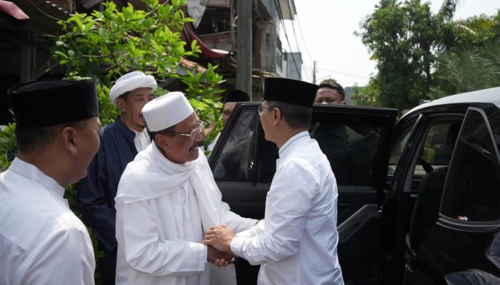 Momen PJ Gubernur DKI Jum’atan Di Masjid Masjid Jami At Taqwa Kembangan Utara