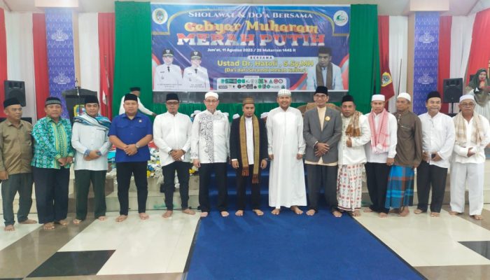 Gebyar Muharam Merah Putih Melawi Bersholawat Tingkatkan Ukhuwah Islamiah dan Jaga Kerukunan 