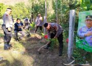 Polri Lestarikan Negeri, Polsek Gerokgak Tanam Ratusan Pohon Sekitar Pura Melanting 