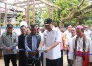 Bupati Resmikan Gedung Pastoran Serta Peletakan Batu Pertama Pembangunan Gereja Katolik Santa Maria Tanah Pinoh 