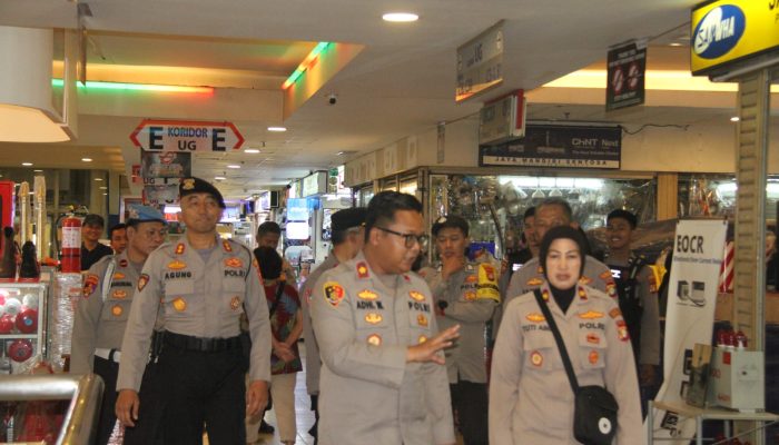 Upaya Cegah Polusi Udara, Polres Jakbar Gencar Berikan Edukasi Untuk Tidak Membakar Sampah Sembarangan