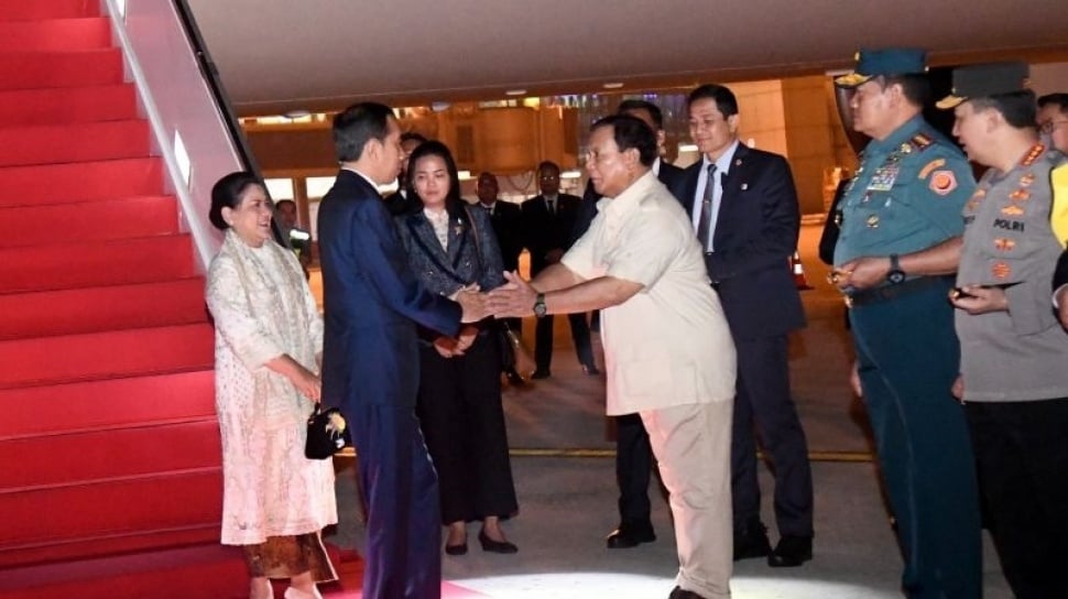 Dini Hari Tadi, Prabowo Sambut Kepulangan Jokowi Usai Lawatan dari China dan Arab Saudi