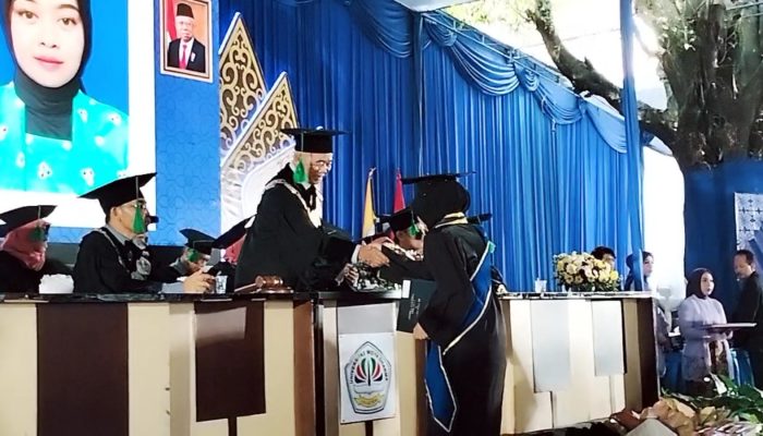 Unwidha Klaten Kukuhkan 2 Guru Besar dan Wisuda 431 Mahasiswa