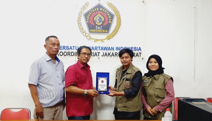 Enumerator FKPT DKI Jakarta Cegah Radikalisme Gelar Survei di PWI Jakarta Barat