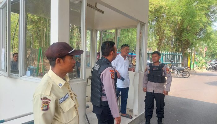 Samapta Polres Jak Bar Cegah Guantibmas Lakukan  Patroli Dialogis Sapa dan Sentuh Masyarakat