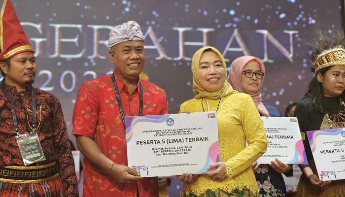 Kepsek SMPN 6 Singaraja Raih Penghargaan 5 Terbaik Tingkat Nasional Pengawasan Sekolah dan Pendidikan Kategori Inolvatif 2023