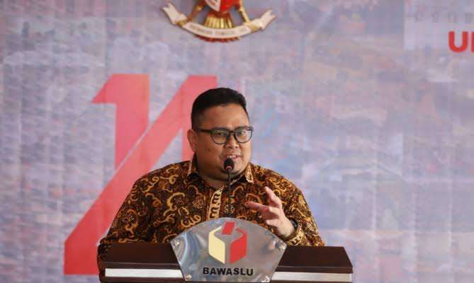 Kabar Baliho Prabowo-Gibran Dipasang Anggota Polisi, Bawaslu Masih Investigasi