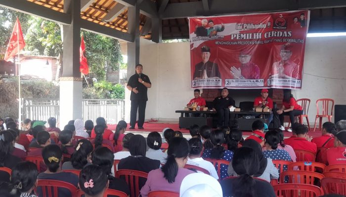 Sosialisasikan Program PDI Perjuangan Anak Miskin Harus Jadi Sarjana, Mangku Budiasa Ajak Warga Tegallinggah