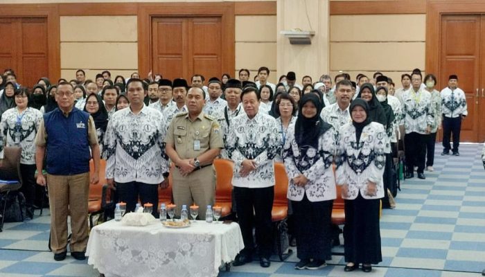 Wali Kota Jakbar Membuka Sosialisasi Kode Etik Guru Indonesia 2023