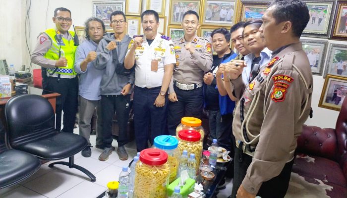 Jalin Sinergitas, Kasat Lantas Polres Jakbar Silahturahmi Dengan Kepala Terminal Kalideres