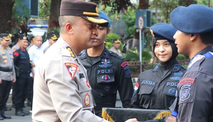 Polda Metro Jaya Berikan Penghargaan Personel Satbrimobda Berprestasi