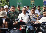 Polda Metro Jaya, TNI , Pemprov DKI Baksos Bersih-bersih Sungai Anak Kali Krukut