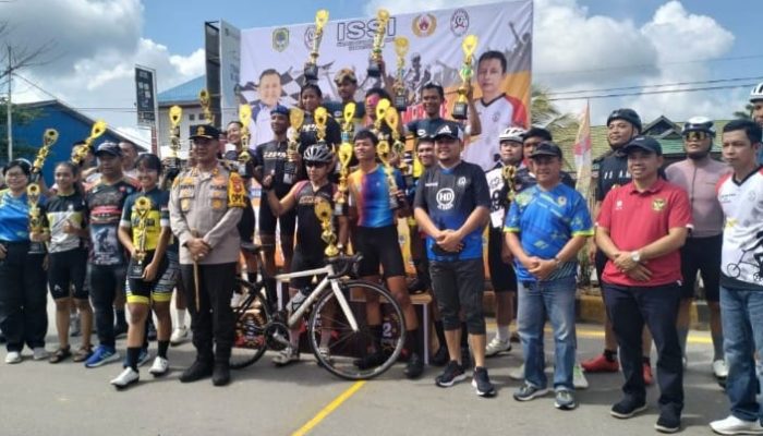 Ikatan Sepeda Sport Indonesia (ISSI) Melawi Gelar Criterium Race lomba Dibuka Bupati Dadi Sunarya