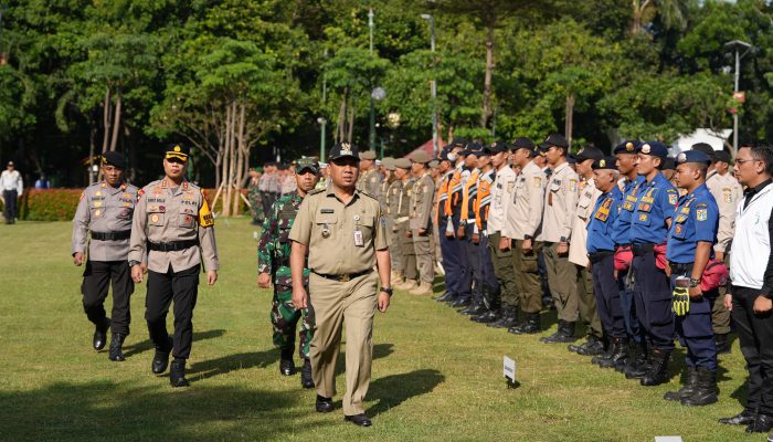 Amankan Natal dan Tahun Baru 2024, Polres Metro Jakarta Barat dan Forkopimko Gelar Apel Pasukan Operasi Lilin 2023 