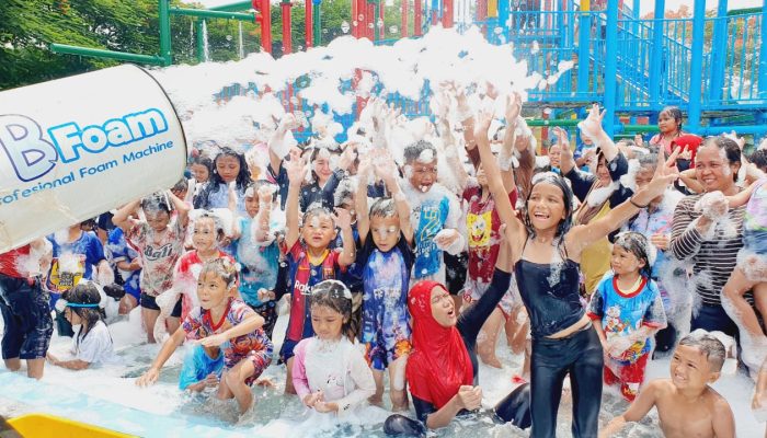 Mandi Busa di Palm Bay Waterpark Kalideres Ramai Pengunjung