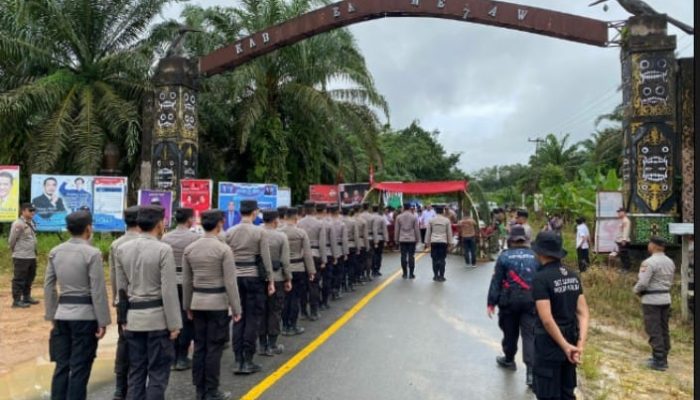 Kapolres Melawi Terima 23 Anggota Baru, Pimpin Kenaikan Pangkat dan Pelepasan Purna Bakti