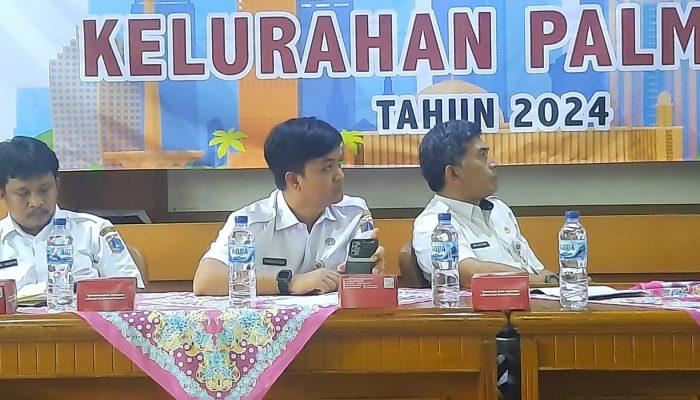 Tingkatkan Kesehatan Lingkungan, Camat Palmerah Gelar Sosialisasi STBM