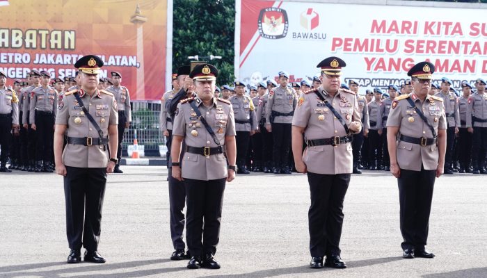 Polda Metro Jaya Gelar Sertijab Kabid Humas, Kabidkum, dan Kapolres