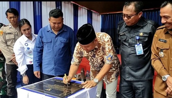 Bupati Melawi H.Dadi Sunarya UY Resmikan Gedung SMP Negeri 1 Sokan, Ini Pesannya