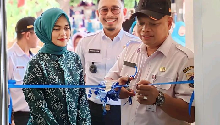 Bedah Rumah Milik Warga Kembangan Selatan Diresmikan