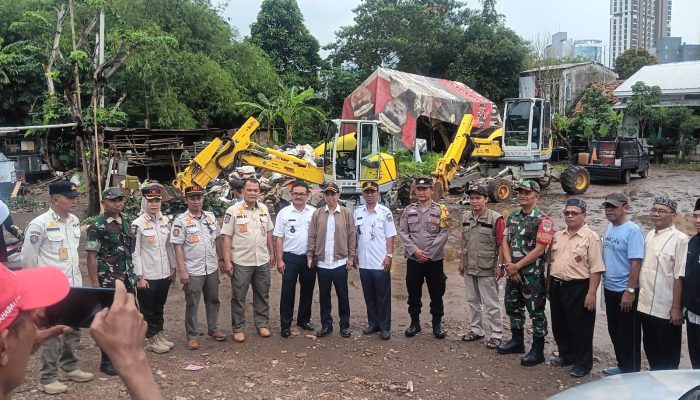 Antisipasi Banjir dan Genangan Air Lurah Pejaten Barat Gandeng dengan Sudin SDA Normalisasi Kali Sarua