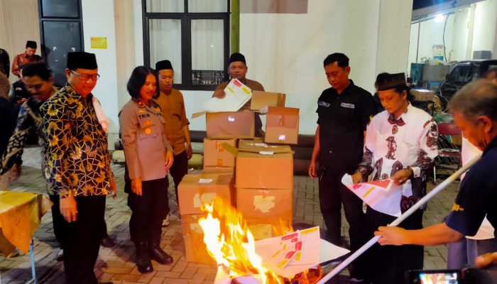 Hindari Disalahgunakan, KPU Klaten Musnahkan Ribuan Surat Suara