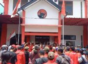 Usai Datangi KPU, Massa PDIP Sukoharjo Geruduk Kantor DPC soal 2 Caleg Diisukan Tak Akan Dilantik