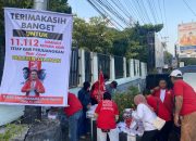 Ungkapan Rasa Syukur, PSI Klaten Bagi-bagi Takjil di Jalan