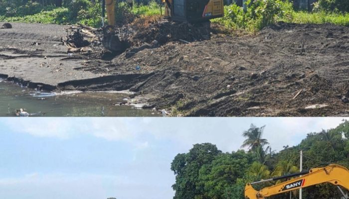 Tata Kawasan Pesisir Kaliasem, Mang Dauh Kerahkan Beko Keruk Pasir Aliran Sungai Tertutupi